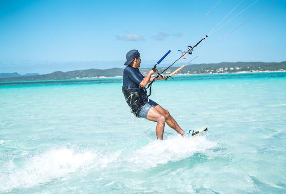 KIte surf sur la Mer d'émeraude Madagascar